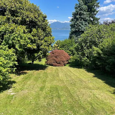 Villa Lakefront Private Ranco