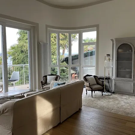 Lakefront Private
