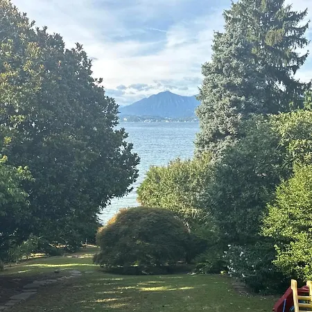 Villa Lakefront Private
