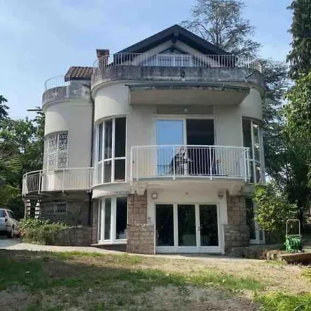 Lakefront Private Βίλα Ranco